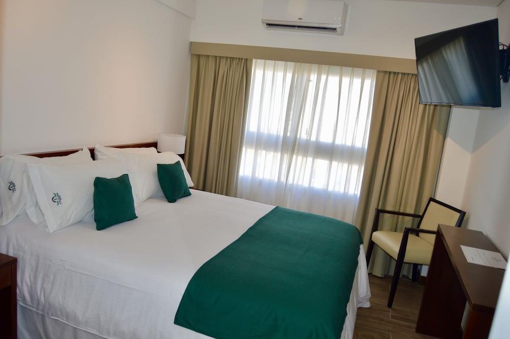 Hotel 6 De Octubre Buenos Aires Dış mekan fotoğraf