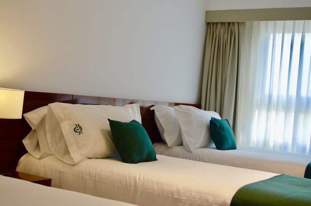 Hotel 6 De Octubre Buenos Aires Dış mekan fotoğraf