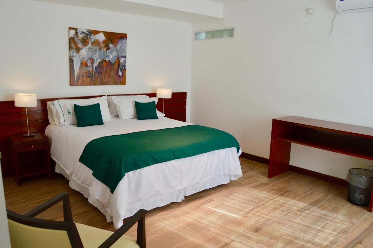 Hotel 6 De Octubre Buenos Aires Dış mekan fotoğraf