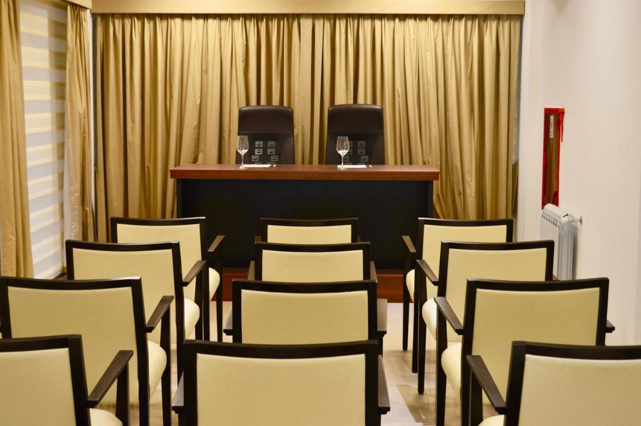 Hotel 6 De Octubre Buenos Aires Dış mekan fotoğraf